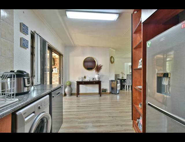 3 BEDROOM CLUSTER FOR SALE IN NEWMARKET